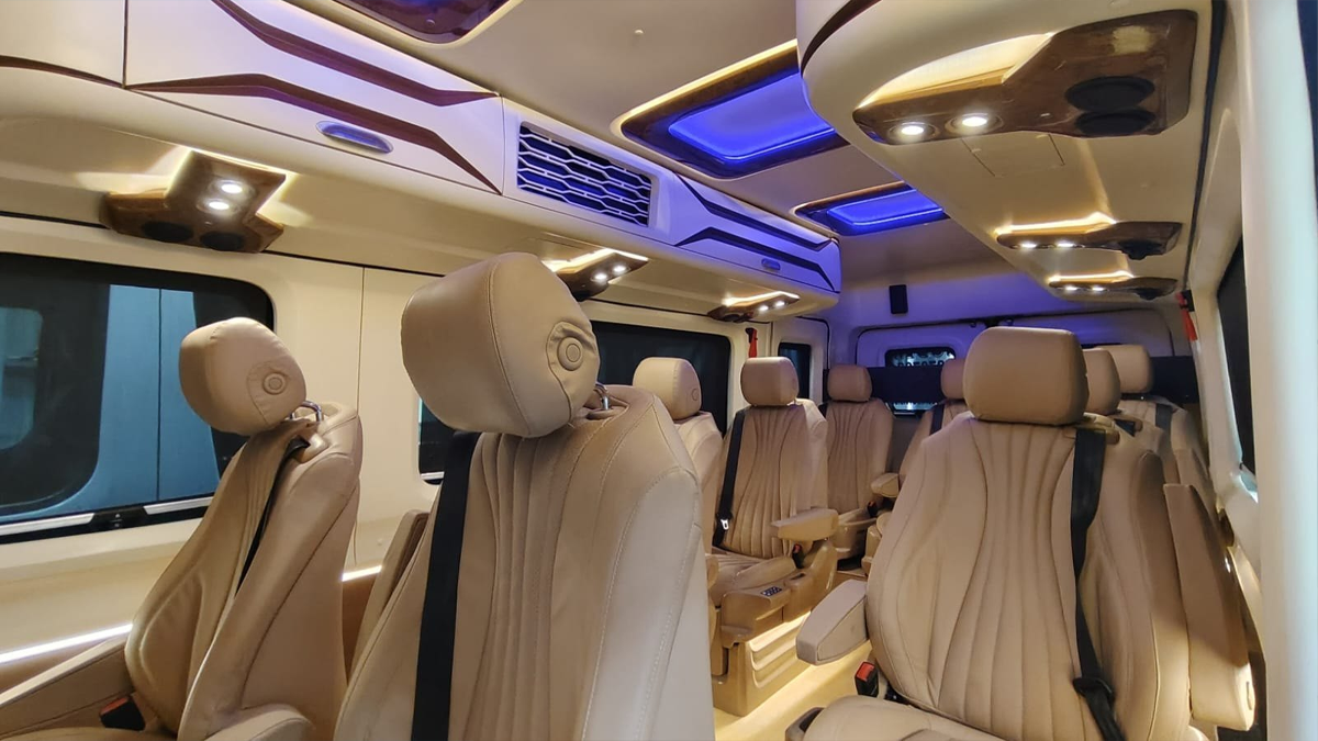 9 Seater Maharaja Force Urbania