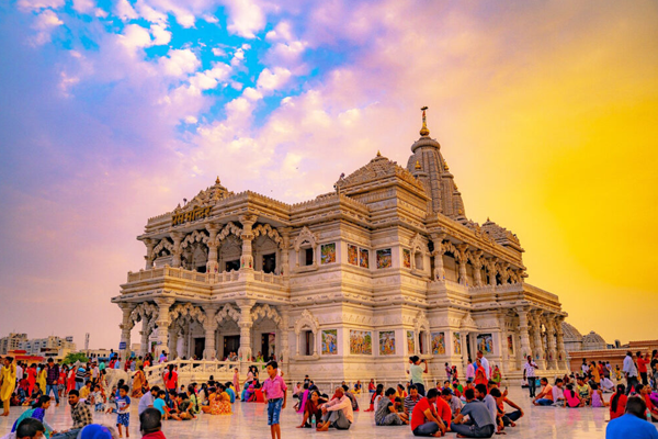 Delhi to Mathura Tempo Traveller